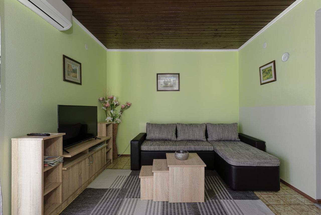 Dvi Ulike Apartment Labinci Bagian luar foto