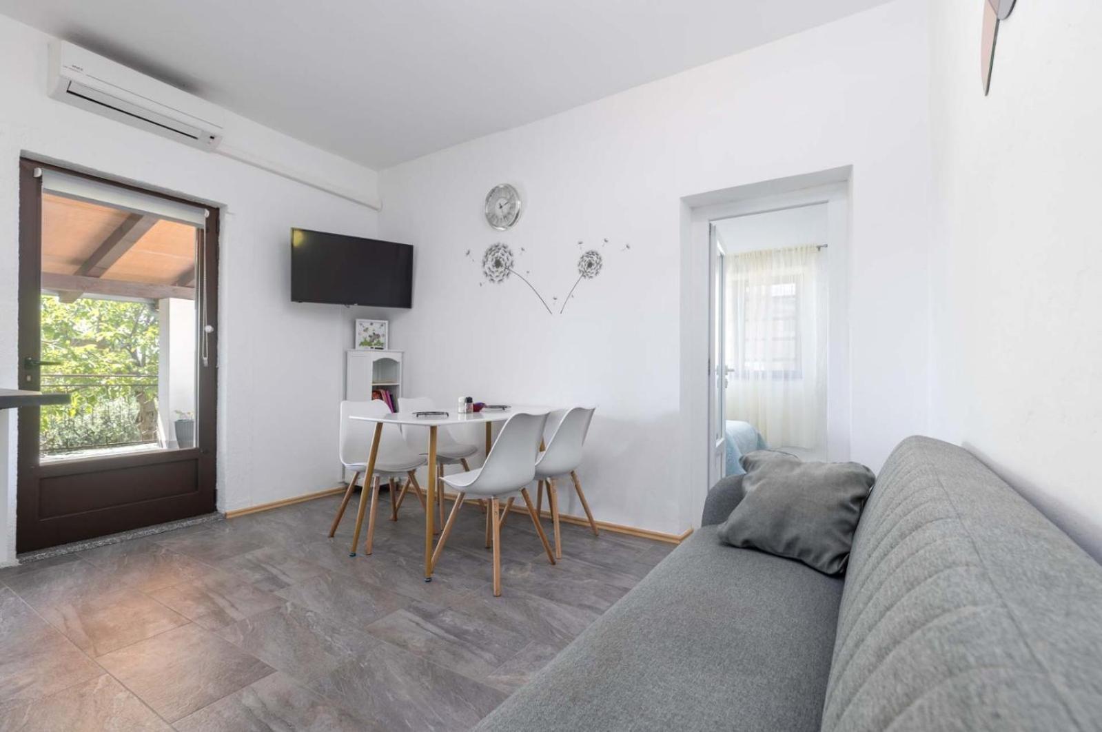 Dvi Ulike Apartment Labinci Bagian luar foto